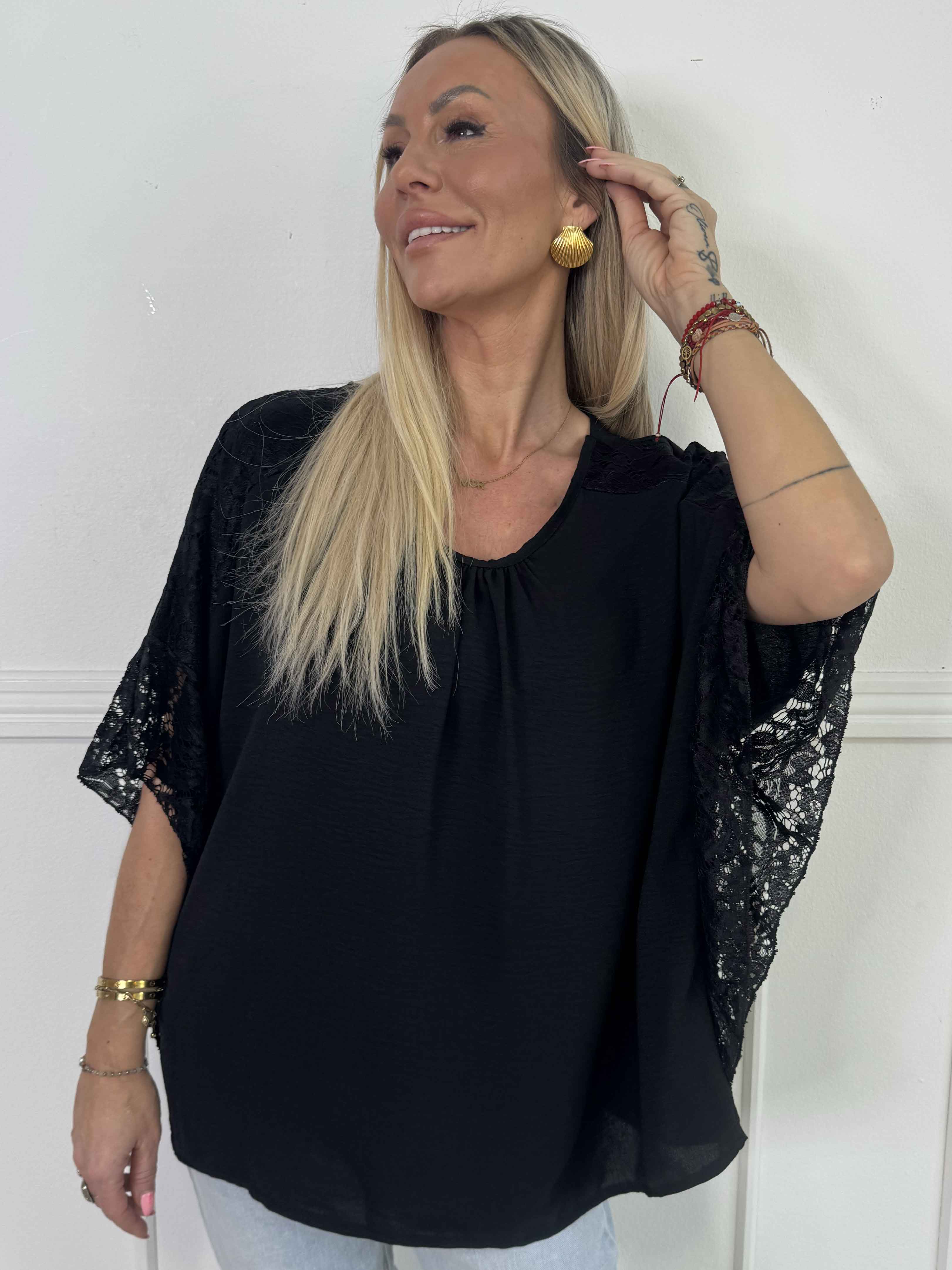 Frazzine Shirt - Tunika i løs pasform med blondekant ved ærmerne